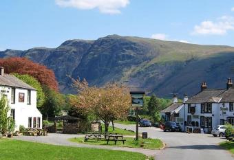 Strands Hotel/Screes Inn & Micro Brewery allows 18 year olds to book a room