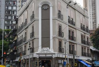 Hotel Orient Regency allows 18 year olds to book a room