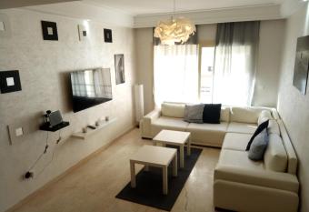 La Perle d Horizon allows 18 year olds to book a room