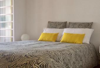 Sant Ana Guest House has Balcony rooms