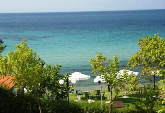 Para Thin Alos Inn has Balcony rooms