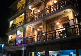 3Ds International Tourist Home has Balcony rooms