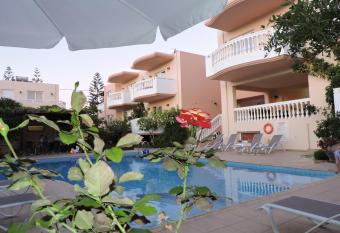 Golden Rose Suites has Balcony rooms