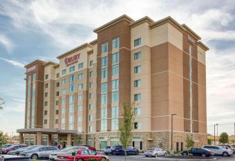 Drury Inn & Suites Cincinnati Northeast Mason allows 18 year olds to book a room