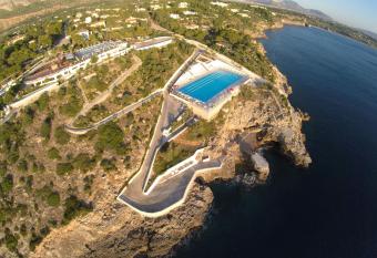 Perla Del Golfo Resort has Balcony rooms