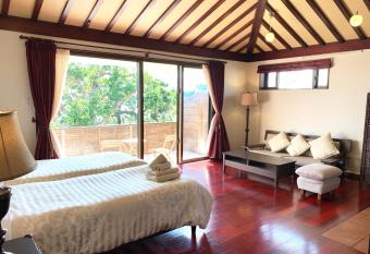 Villa Leilani allows 18 year olds to book a room