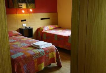 Hostal-Meson Vilasante has Balcony rooms