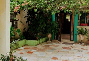 Apartahotel carla has Smoking rooms