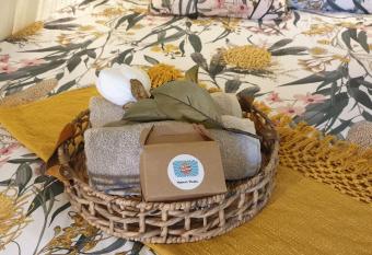 Fig Tree Retro Studio has Balcony rooms