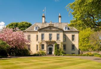 Drylaw House, Grade A Listed Mansion near City Centre has rooms with a private hot tub