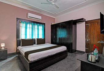 OYO Flagship Regal Stays allows 18 year olds to book a room