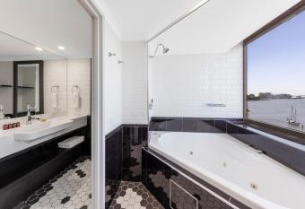 View Brisbane allows 18 year olds to book a room