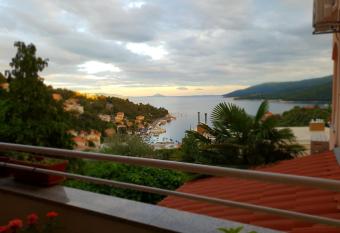 Little paradise has Balcony rooms