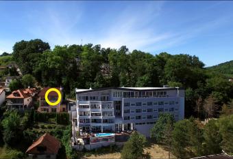 Apartmani Toplice has Balcony rooms