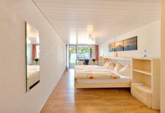 Hotel Restaurant M  ve has Balcony rooms