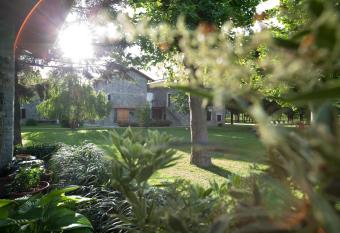 Cascina Borgofrancone has Balcony rooms