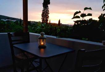 Studio Zafiria has Balcony rooms