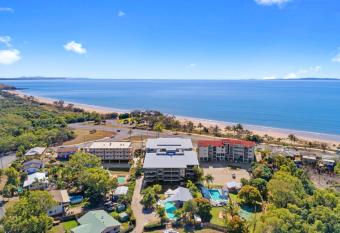 Beaches on Lammermoor Apartments allows 18 year olds to book a room