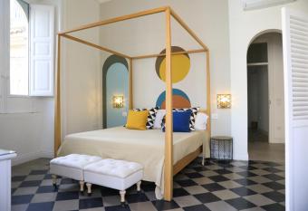 Palazzo Naso has Balcony rooms