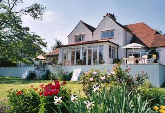 Shakespeare s View has Balcony rooms