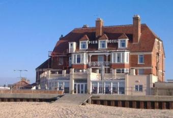 Pier Hotel has Balcony rooms