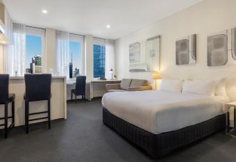Oaks Melbourne on Collins Suites allows 18 year olds to book a room