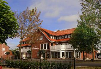 Hotel-Restaurant Ammertmann allows 18 year olds to book a room