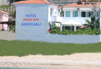 Akrogiali Hotel allows 18 year olds to book a room