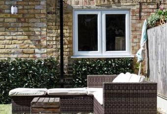 Garden Oasis allows 18 year olds to book a room