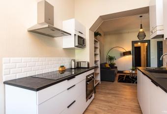 Appartements Scaliger Jardin Wifi Proche Gare has Balcony rooms