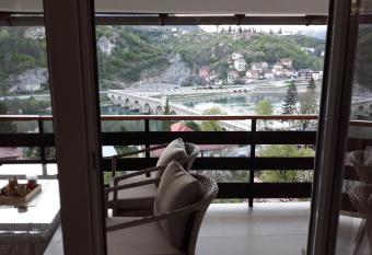 Apartman Dan & Noc has Balcony rooms