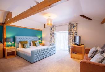 The Highworth Hotel allows 18 year olds to book a room