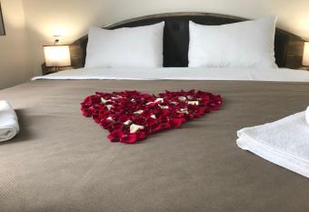 Sweet Rooms Inn has Balcony rooms