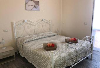 Villa Rosa has Smoking/Balcony rooms