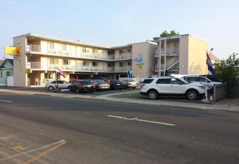 Bay Breeze Motel allows 18 year olds to book a room