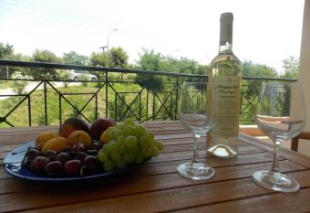 Anna s Apartment allows 18 year olds to book a room