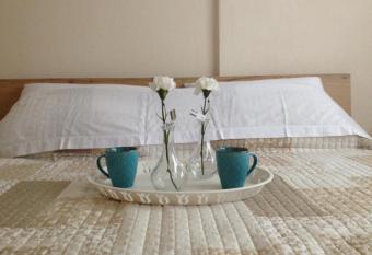 Sophia s Apartment allows 18 year olds to book a room