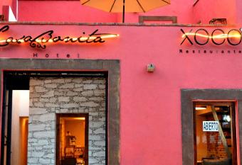 Hotel Casa Bonita has Balcony rooms