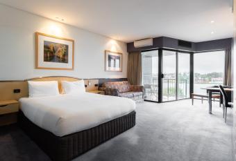 Lakes Hotel has Balcony rooms