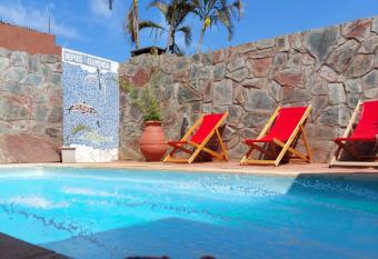 Apart clemencia allows 18 year olds to book a room