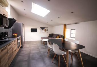 La Villa Tria Castella allows 18 year olds to book a room