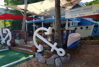 Arcadia Beach Guest House and Car Hire has Balcony rooms