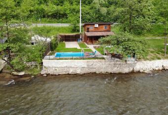 Paradise on the Vrbas River has Balcony rooms