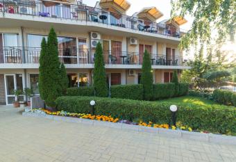 Family Hotel Dayana Beach has Balcony rooms