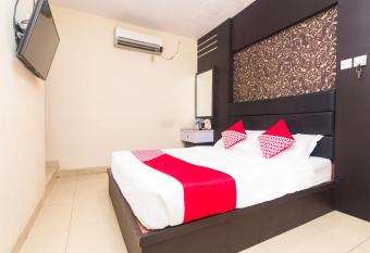 OYO 1581 Hotel Grand Palace allows 18 year olds to book a room