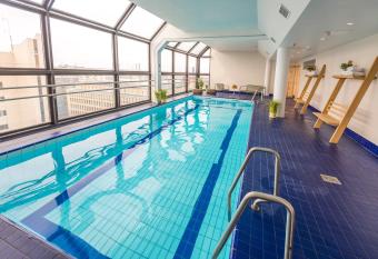 Original Sokos Hotel Royal allows 18 year olds to book a room