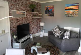 Teviot View Holiday Let   s Hawick allows 18 year olds to book a room