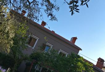 Apartman Lovor has Balcony rooms