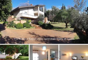 Villa Fresch  a allows 18 year olds to book a room