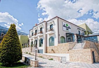 Alexander Mountain Resort allows 18 year olds to book a room